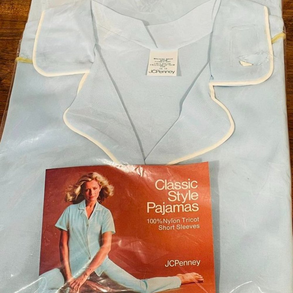 Vintage Pale Powder Blue Women’s 2pc Sheer Pajamas NEW in package M Medium